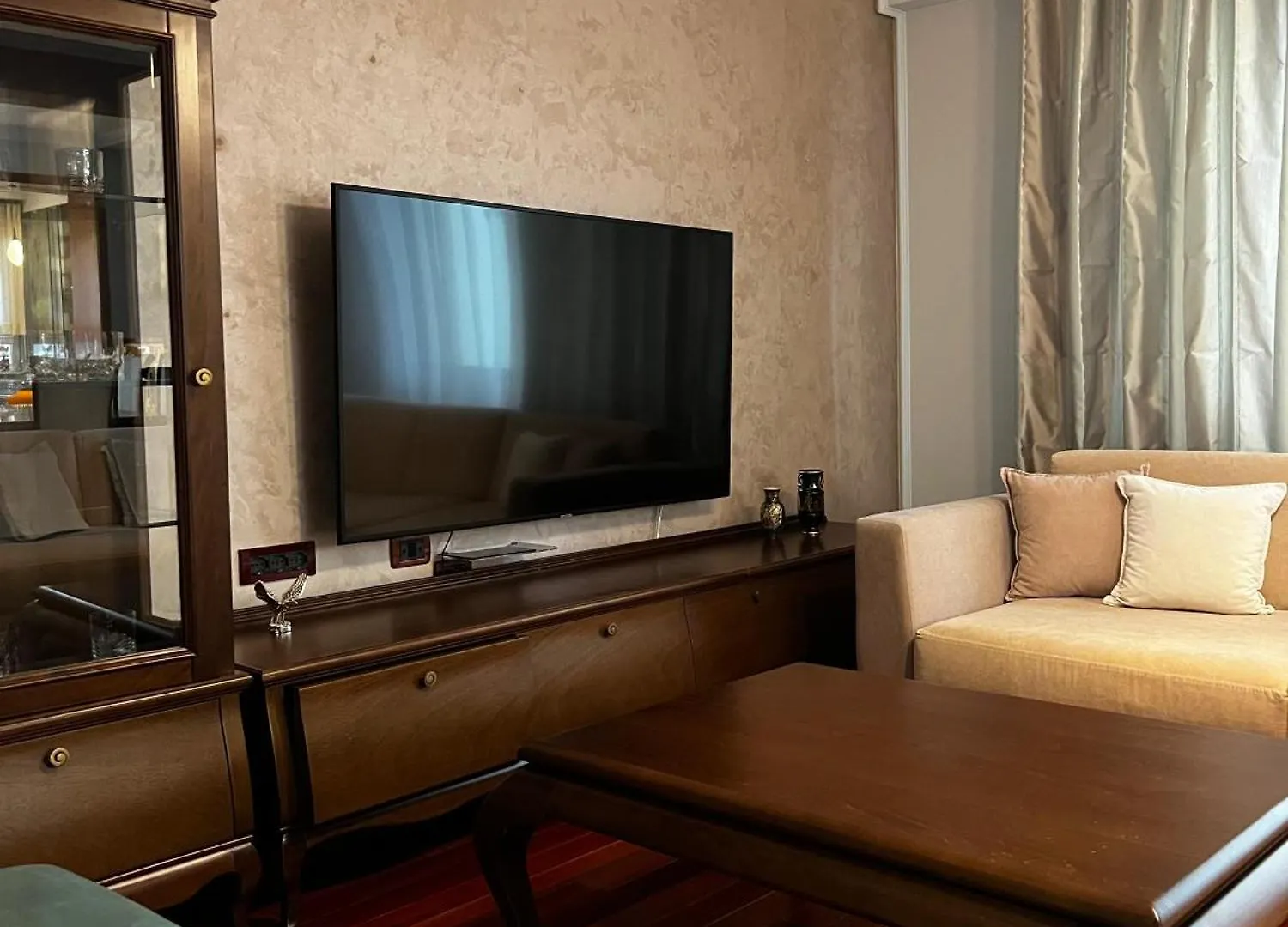 Elderwood Haven Apartment Tirana